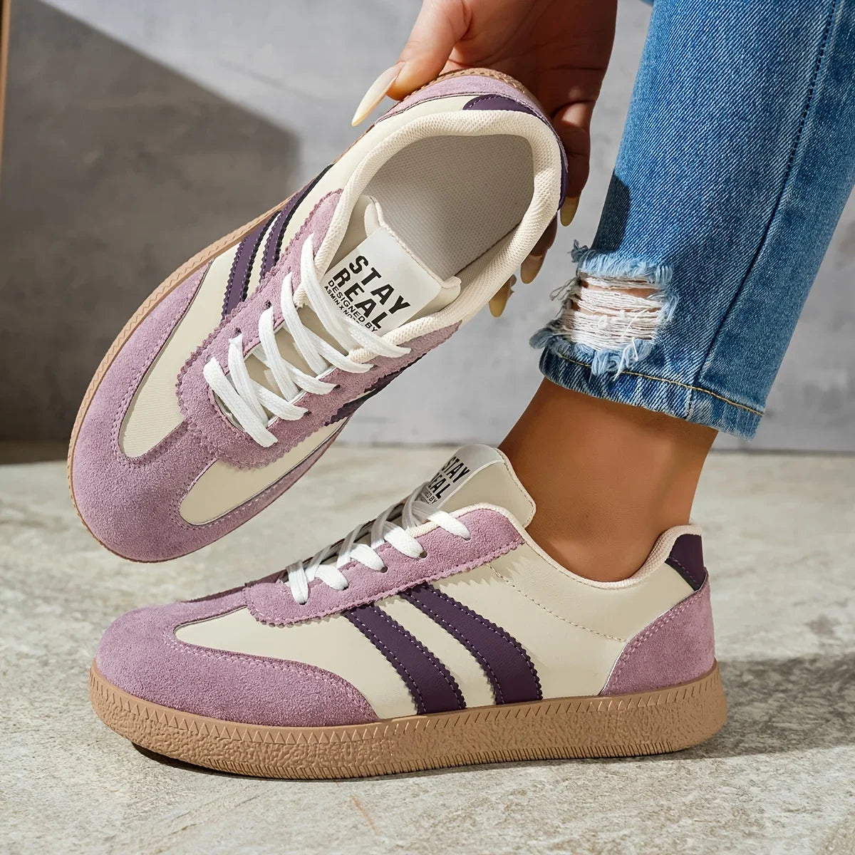 Women's platform sneakers with air cushioning, made of breathable mesh, ideal for casual walks, the gym, and perfect for everyday wear. Fashion, comfort, and versatility in one shoe.