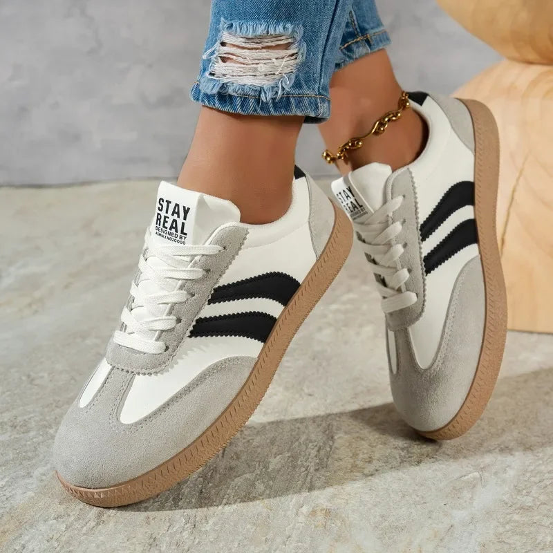 Women's platform sneakers with air cushioning, made of breathable mesh, ideal for casual walks, the gym, and perfect for everyday wear. Fashion, comfort, and versatility in one shoe.