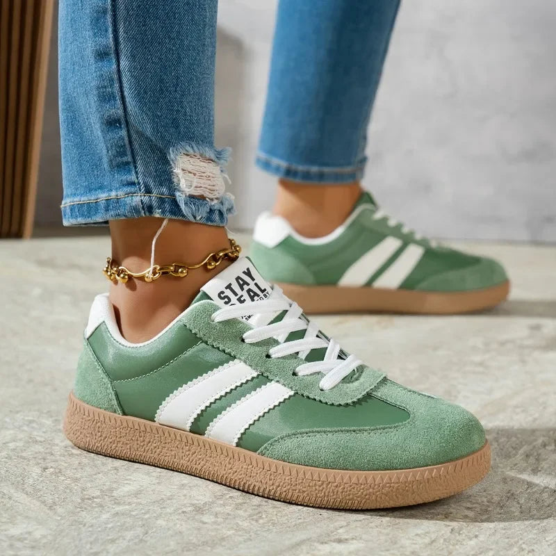 Women's platform sneakers with air cushioning, made of breathable mesh, ideal for casual walks, the gym, and perfect for everyday wear. Fashion, comfort, and versatility in one shoe.