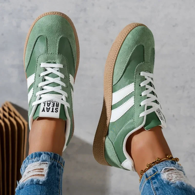 Women's platform sneakers with air cushioning, made of breathable mesh, ideal for casual walks, the gym, and perfect for everyday wear. Fashion, comfort, and versatility in one shoe.
